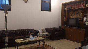 Gambar 2 Rumah 3 Lantai Bagus Furnished SHM di Cigadung, Bandung