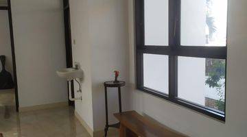 Gambar 3 Rumah 3 Lantai Bagus Furnished SHM di Cigadung, Bandung