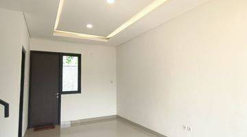 ruang makan rumah baru 2 lantai murah
