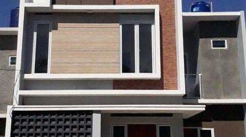 tampak depan rumah modern minimalis cibinong dekat