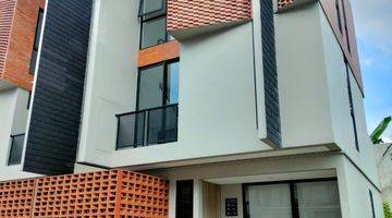 tampak depan rumah pondok ranji fully furnished