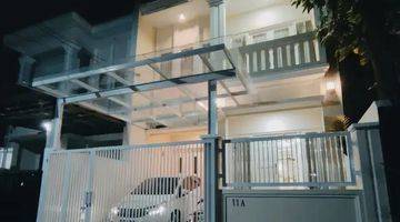 tampak depan rumah cantik dan mewah 2,5