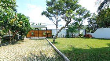 Gambar 4 Rumah Mewah Luas Dengan Full Furnished 