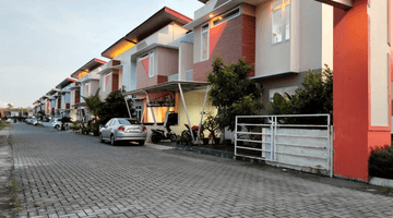 tampak depan rumah minimalis bagus 2 lantai