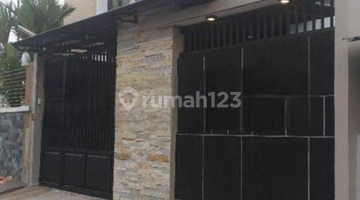 tampak depan runah bagus 2 lantai furnish