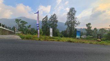 Gambar 1 Tanah Dengan Pemandangan Gunung Lawu Di Jalan Raya Blumbang Tawangmangu Karanganyar Solo