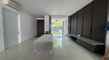 Gambar 1 Dijual Rumah Sby Barat Furnish Royal Residence Monticello 