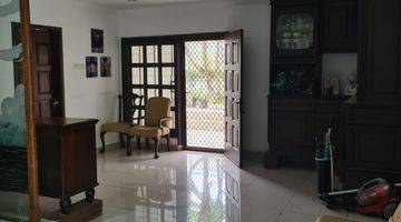 Gambar 4 Rumah Besar 2 Lantai Terawat Rapih Dijual Cepat di Green Garden