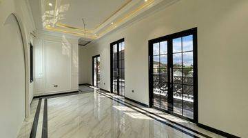 foto lainnya rumah american classic 3 lantai