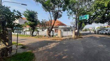 Gambar 1 Tanah sekaligus Ada Rumah di pinggir jalan kota tegal