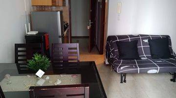 ruang tamu apartemen royal mediterania garden residence