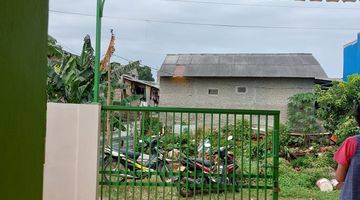 tampak depan rumah baru akses mudah kepintu