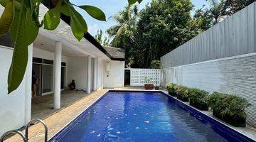 Gambar 1 Hommy House 4 Bedroom With Private Pool In Kemang Ajh04118