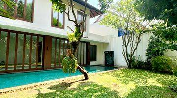 Gambar 1 Bright Minimalist House 5BR With Private Pool Garden Ajh03076