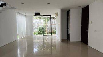 Gambar 4 3 Bedrooms Townhouse In Cilandak Ajh02103