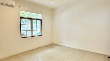 Gambar 3 Hommy House 4 Bedroom With Private Pool In Kemang Ajh04118