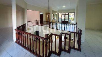 Gambar 3 Rumah Bagus Semi Furnished Araya