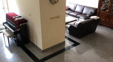 Gambar 4 Rumah mewah di sektor Gading Serpong Tangerang