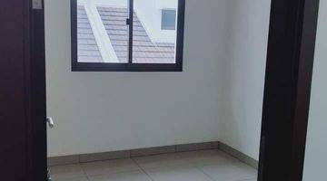 foto lainnya rumah baru 2 lantai di