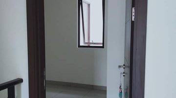 foto lainnya rumah baru 2 lantai di