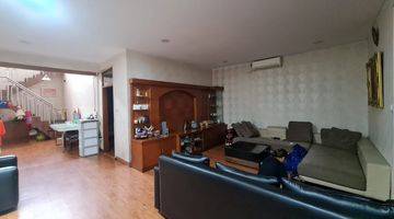 foto lainnya rumah semi furnish di taman