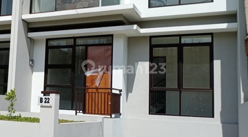 tampak depan rumah di cimahi siap huni