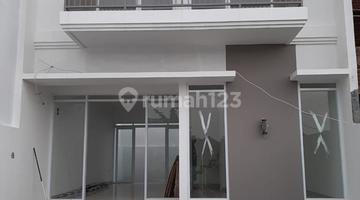tampak depan rumah asri siap huni di
