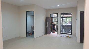 ruang tamu rumah minimalis siap huni di