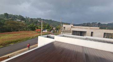 Gambar 3 Rumah Villa Kolam Renang view Gunung dan City Dago Bandung