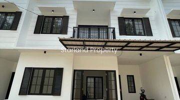 Gambar 3 Rumah 2 Lantai Murrah Dan Mewah American Style Dikawasan Bintaro Sektor 9