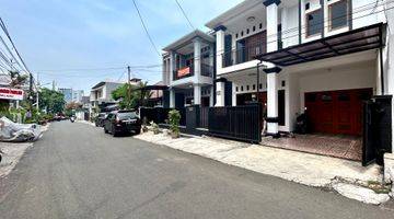 Gambar 1 Rumah Ditebet 2 Lt, Jalan Lebar Dekat Jl. Mt Haryono