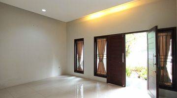 Gambar 3 Rumah 2 Lantai Rapi Area Bintaro Sektor 9 Dw6681