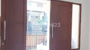 ruang tamu di jual rumah siap huni