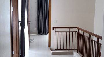 Gambar 3 di Jual Rumah Rapi 2 Lantai di De Park Bsd City