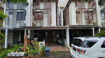 Gambar 1 Dijual Cepat Rumah 3 Lantai Cluster Whelford Greenwich Bsd City