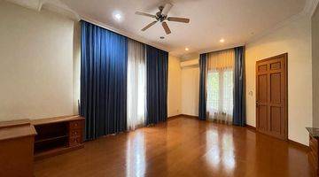 Gambar 3 Beautiful 2 Storey House with Private Pool in Pondok Indah