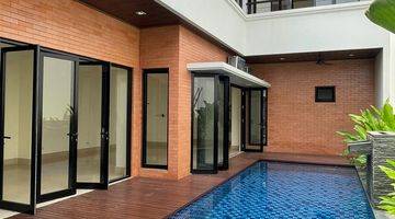 Gambar 1 Brand New 2,5 Storeys Modern Minimalist House With Private Pool In Kemang