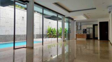 Gambar 1 Beautiful House With Private Pool In Pejaten Barat, Kemang