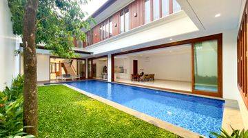 Gambar 1 Rumah Brand New Dengan Private Pool Lift di Kemang