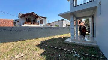 Gambar 5 Rumah Hoek Taman Luas Brand New GLV Townhouse Jatiwarna Bekasi