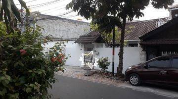 Gambar 5 Rumah Lawas, di Cempaka Putih Tengah, Lt.296, Lb.150, Jak Pusat