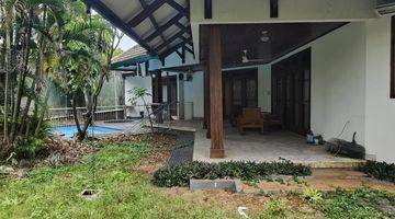 Gambar 4 Rumah Mewah 2 Lantai, Semi Furnished, Ada Kolam Renang Di Kemang