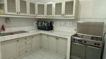 Gambar 4 Rumah 2 Lantai Full Furnished Hanya Selangkah Ke Mega Kuningan