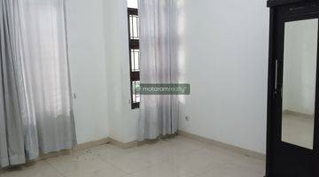 Gambar 4 Di Sewakan Rumah Semi Furnished Dalam komplek Batununggal Indah Bandung