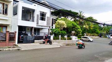 Gambar 1 Dijual Rumah Bintaro Sektor 9 Hook Depan Taman 116279