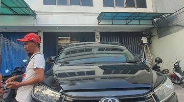 Gambar 1 Ruko gandeng tepi jl.raya 3½lantai