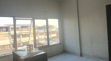 Gambar 2 Ruko gandeng tepi jl.raya 3½lantai