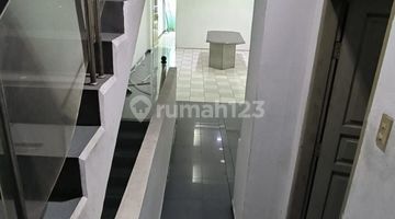 Gambar 2 Ruko 4lantai tepi.jl.raya usai renov