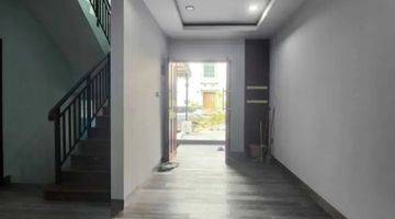 Gambar 4 Dijual Rumah Anggrek Sari Alexandria 2.5 Lantai Full Renovasi Batam Centre