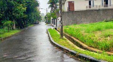 Gambar 2 Rumah tua tanahnya luas besar dekat ke stasoun KA dan sekolahan jiga pintu tol bsd   asri dan nyaman kondisi apa adanya sangat murah